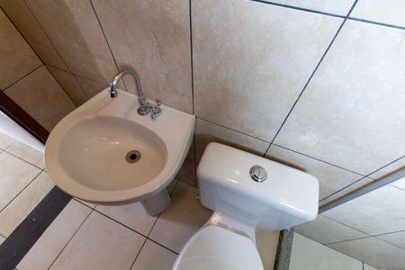 Casa para alugar com 61m², 2 quartos e sem vagaBanheiro