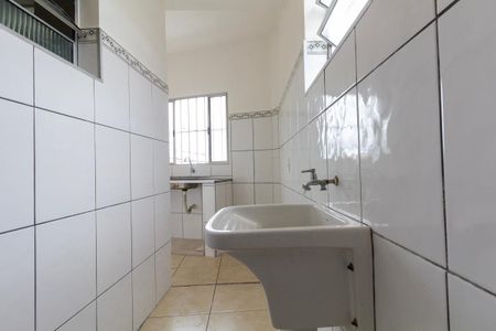 Casa para alugar com 61m², 2 quartos e sem vagaÁrea de Serviço