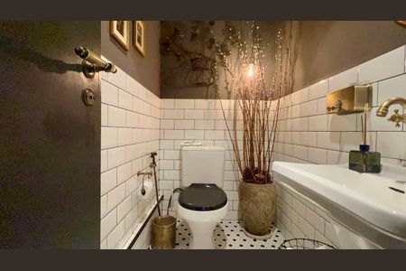 Apartamento à venda com 115m², 3 quartos e 1 vaga Apartamento à venda com 115m², 3 quartos e 1 vagaLavabo