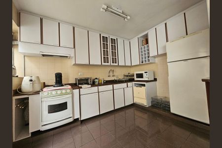 Casa para alugar com 180m², 3 quartos e 2 vagasCozinha