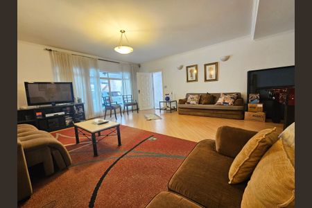 Casa para alugar com 180m², 3 quartos e 2 vagasSala