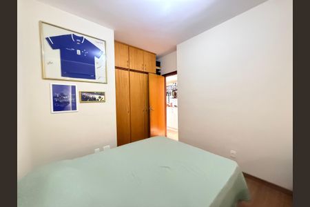 Apartamento à venda com 60m², 2 quartos e 2 vagasQuarto 2