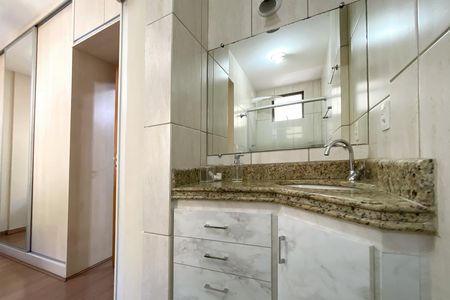 Banheiro da Suíte 1 de apartamento à venda com 2 quartos, 60m² em Minas Brasil, Belo Horizonte