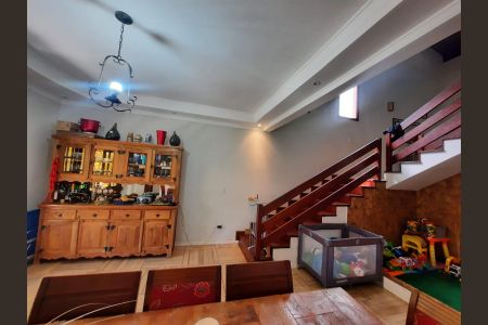 Casa à venda com 212m², 3 quartos e 4 vagas Casa à venda com 212m², 3 quartos e 4 vagasSala de jantar