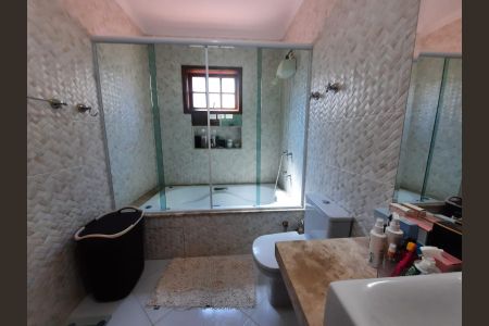 Casa à venda com 212m², 3 quartos e 4 vagas Casa à venda com 212m², 3 quartos e 4 vagasBanheiro