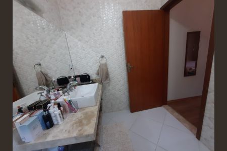 Casa à venda com 212m², 3 quartos e 4 vagas Casa à venda com 212m², 3 quartos e 4 vagasBanheiro