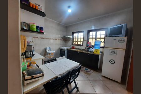 Casa à venda com 212m², 3 quartos e 4 vagas Casa à venda com 212m², 3 quartos e 4 vagasCozinha