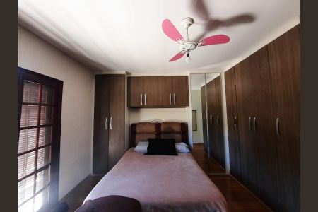 Casa à venda com 212m², 3 quartos e 4 vagas Casa à venda com 212m², 3 quartos e 4 vagasQuarto