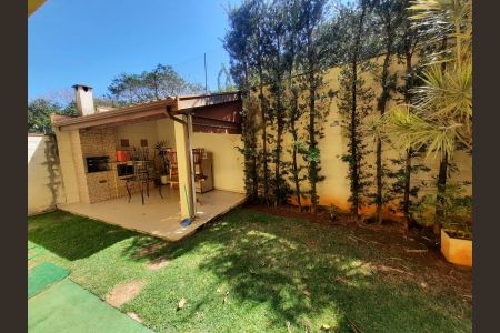 Casa à venda com 212m², 3 quartos e 4 vagas Casa à venda com 212m², 3 quartos e 4 vagasVaranda