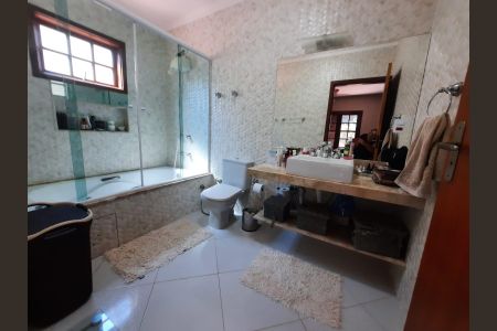 Casa à venda com 212m², 3 quartos e 4 vagas Casa à venda com 212m², 3 quartos e 4 vagasBanheiro