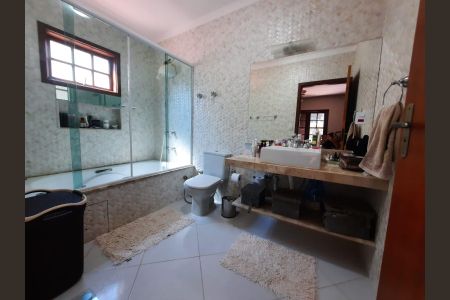 Casa à venda com 212m², 3 quartos e 4 vagas Casa à venda com 212m², 3 quartos e 4 vagasBanheiro