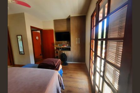 Casa à venda com 212m², 3 quartos e 4 vagas Casa à venda com 212m², 3 quartos e 4 vagasQuarto