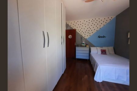 Casa à venda com 212m², 3 quartos e 4 vagas Casa à venda com 212m², 3 quartos e 4 vagasQuarto