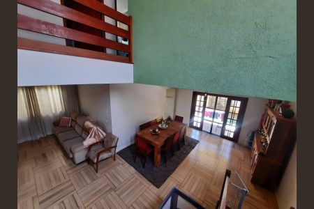 Casa à venda com 212m², 3 quartos e 4 vagas Casa à venda com 212m², 3 quartos e 4 vagasSala de jantar
