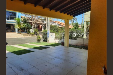 Casa à venda com 212m², 3 quartos e 4 vagas Casa à venda com 212m², 3 quartos e 4 vagasVaranda