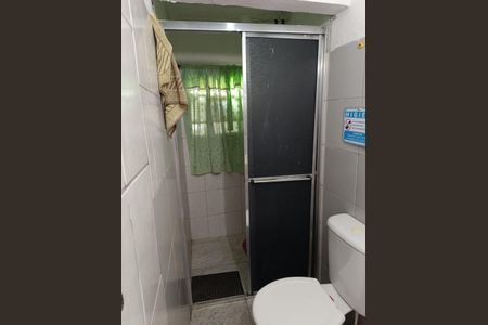 Banheiro de casa para alugar com 2 quartos, 50m² em Vila Herminia, São Paulo