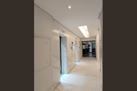 Apartamento para alugar com 58m², 1 quarto e 1 vaga Apartamento para alugar com 58m², 1 quarto e 1 vagaHall elevadores