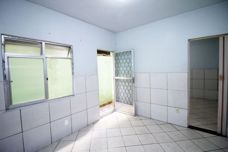 Sala de casa para alugar com 2 quartos, 65m² em Pavuna, Rio de Janeiro