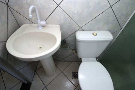 Casa para alugar com 65m², 2 quartos e sem vagaBanheiro