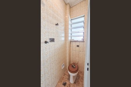 Apartamento para alugar com 65m², 2 quartos e 1 vagaBanheiro do quarto dependência de empregada