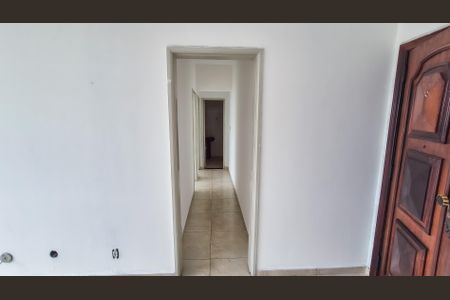 Apartamento para alugar com 65m², 2 quartos e 1 vagaCorredor acesso aos quartos e banheiros