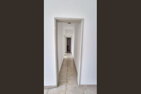 Apartamento para alugar com 65m², 2 quartos e 1 vagaCorredor acesso aos quartos e banheiros