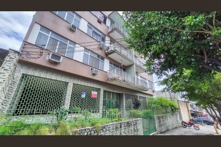 Apartamento para alugar com 65m², 2 quartos e 1 vagaFrente do Prédio 