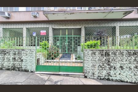 Apartamento para alugar com 65m², 2 quartos e 1 vagaFrente do Prédio 