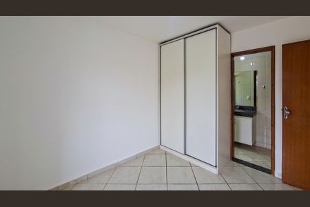 Quarto de apartamento para alugar com 2 quartos, 56m² em Palmares, Belo Horizonte