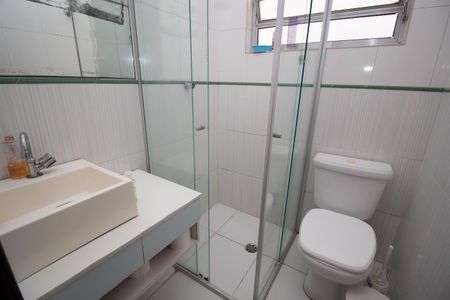 Casa à venda com 130m², 3 quartos e 2 vagas Casa à venda com 130m², 3 quartos e 2 vagasBanheiro Social