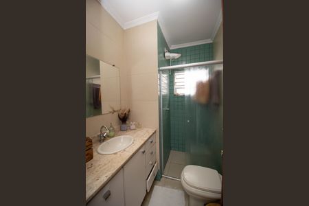 Casa à venda com 130m², 3 quartos e 2 vagas Casa à venda com 130m², 3 quartos e 2 vagasBanheiro da Suíte