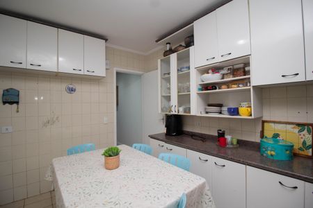 Casa à venda com 130m², 3 quartos e 2 vagas Casa à venda com 130m², 3 quartos e 2 vagasCozinha