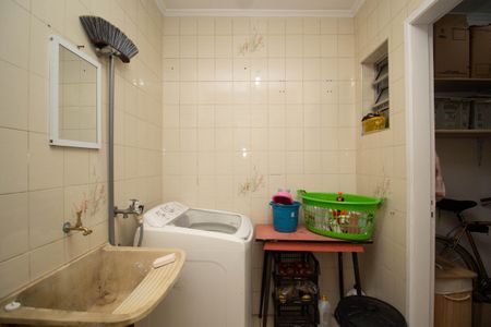 Casa à venda com 130m², 3 quartos e 2 vagas Casa à venda com 130m², 3 quartos e 2 vagasÁrea de Serviço