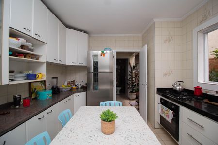 Casa à venda com 130m², 3 quartos e 2 vagas Casa à venda com 130m², 3 quartos e 2 vagasCozinha