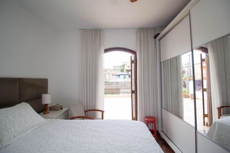 Casa à venda com 130m², 3 quartos e 2 vagas Casa à venda com 130m², 3 quartos e 2 vagasQuarto 1 - Suíte