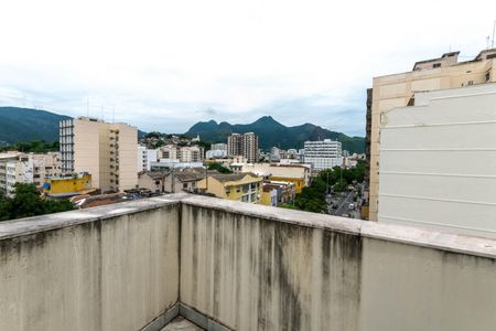 Apartamento à venda com 160m², 4 quartos e sem vagaVaranda