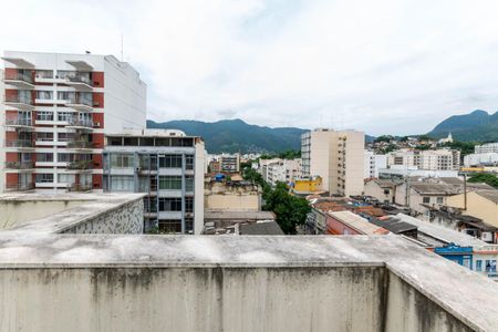 Apartamento à venda com 160m², 4 quartos e sem vagaVaranda