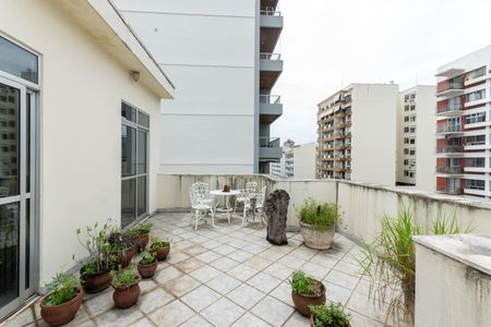 Apartamento à venda com 160m², 4 quartos e sem vagaVaranda
