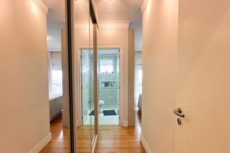 Apartamento à venda com 127m², 3 quartos e 2 vagasCloset da suíte 2