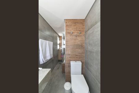 Apartamento à venda com 129m², 3 quartos e 2 vagas Apartamento à venda com 129m², 3 quartos e 2 vagasBanheiro da Suíte