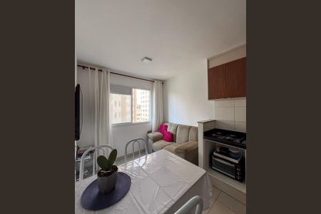 Sala de apartamento para alugar com 2 quartos, 32m² em Parque Fongaro, São Paulo