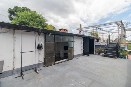 Casa à venda com 298m², 6 quartos e 4 vagasQuintal