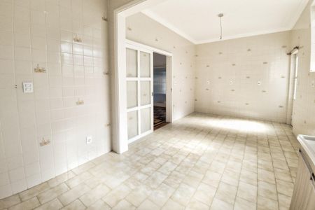 Casa à venda com 259m², 5 quartos e 3 vagasCozinha