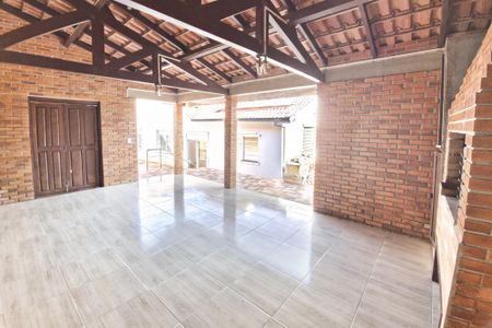 Casa à venda com 259m², 5 quartos e 3 vagasOutros