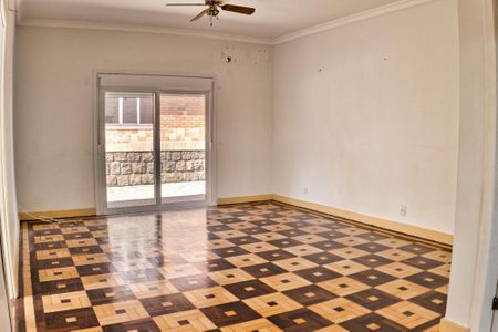 Casa à venda com 259m², 5 quartos e 3 vagasSala