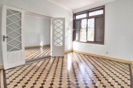 Casa à venda com 259m², 5 quartos e 3 vagasSala