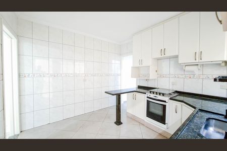 Casa à venda com 102m², 2 quartos e 2 vagas Casa à venda com 102m², 2 quartos e 2 vagasCozinha
