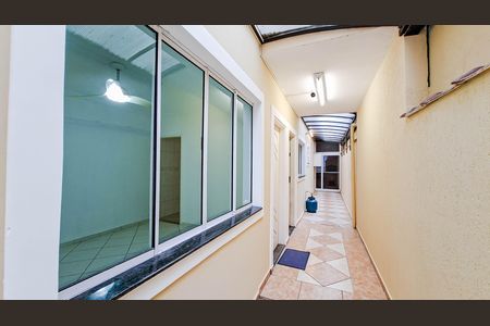 Casa à venda com 102m², 2 quartos e 2 vagas Casa à venda com 102m², 2 quartos e 2 vagasCorredor Lateral