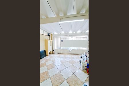 Casa à venda com 102m², 2 quartos e 2 vagas Casa à venda com 102m², 2 quartos e 2 vagasGaragem