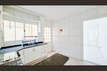 Casa à venda com 102m², 2 quartos e 2 vagas Casa à venda com 102m², 2 quartos e 2 vagasCozinha